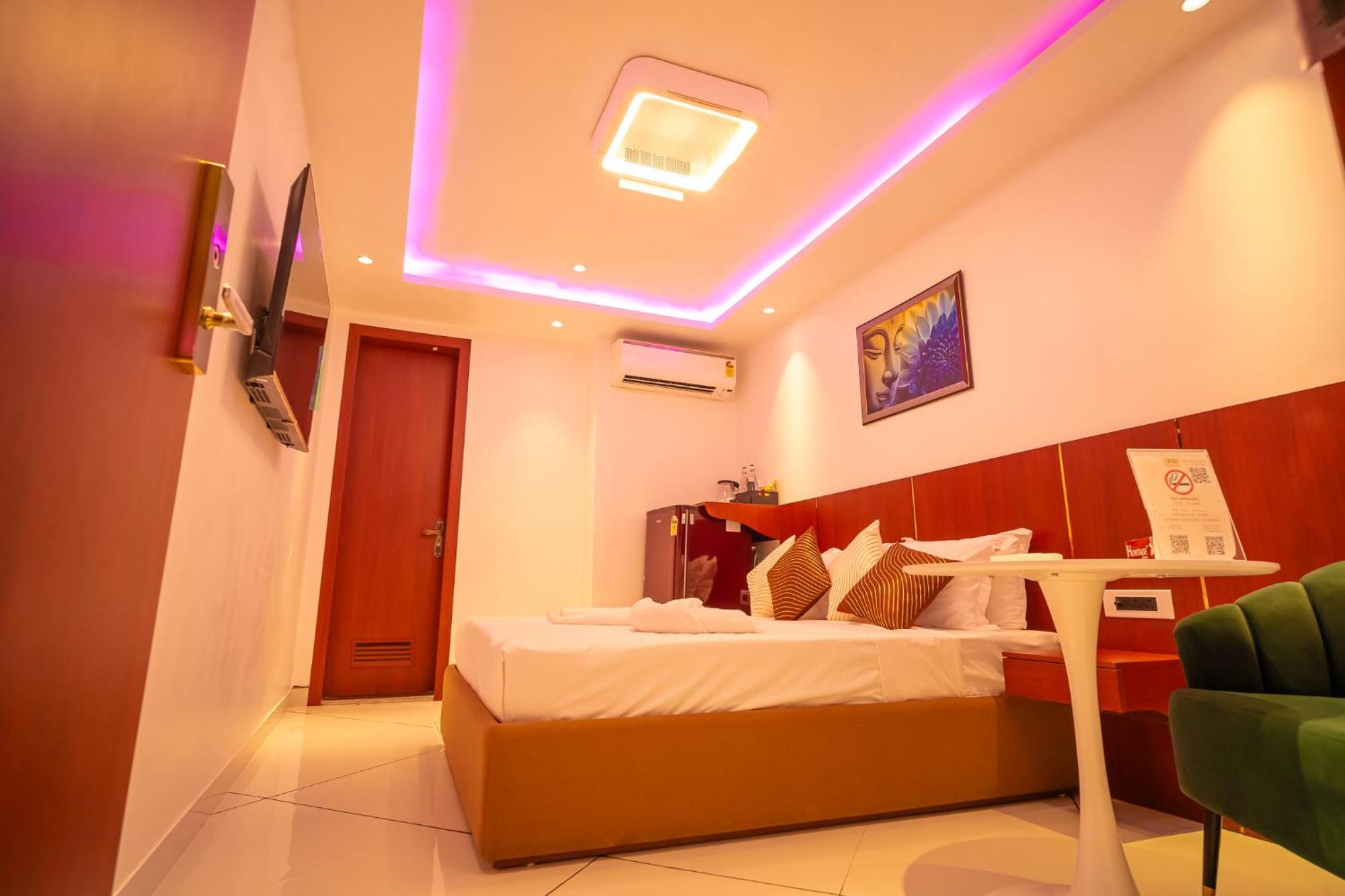 J60 Homestay *